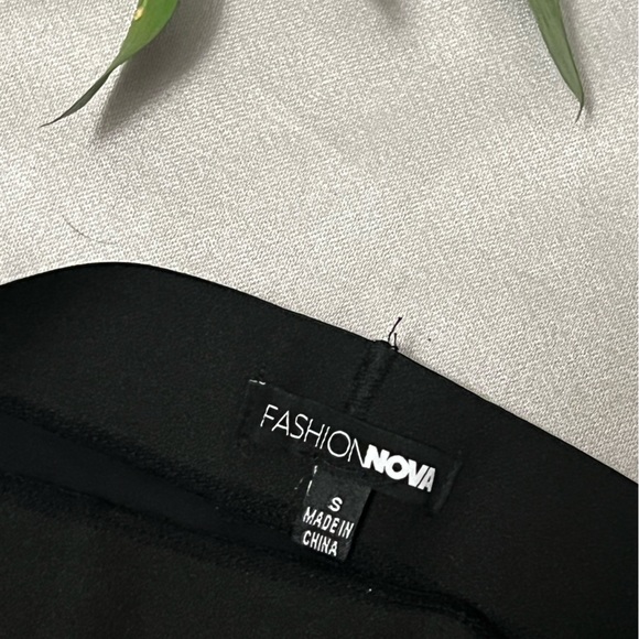 Fashion Nova NEW two piece biker short & bra set. - Picture 4 of 4